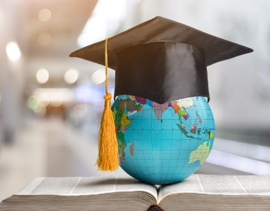 2025年新加坡留学条件及费用?