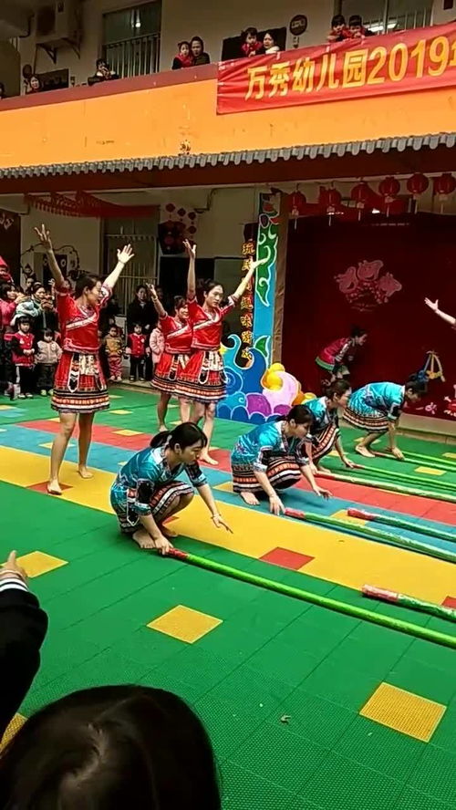 千名学生跳扁担舞,“三月三”南宁千名学生跳起扁担舞，这个节日在当地为何如此重要？