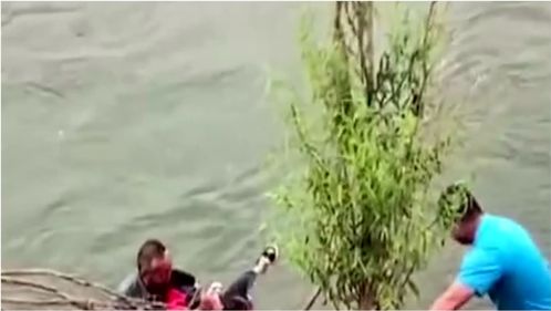 千钓一发,千钧一发拼音